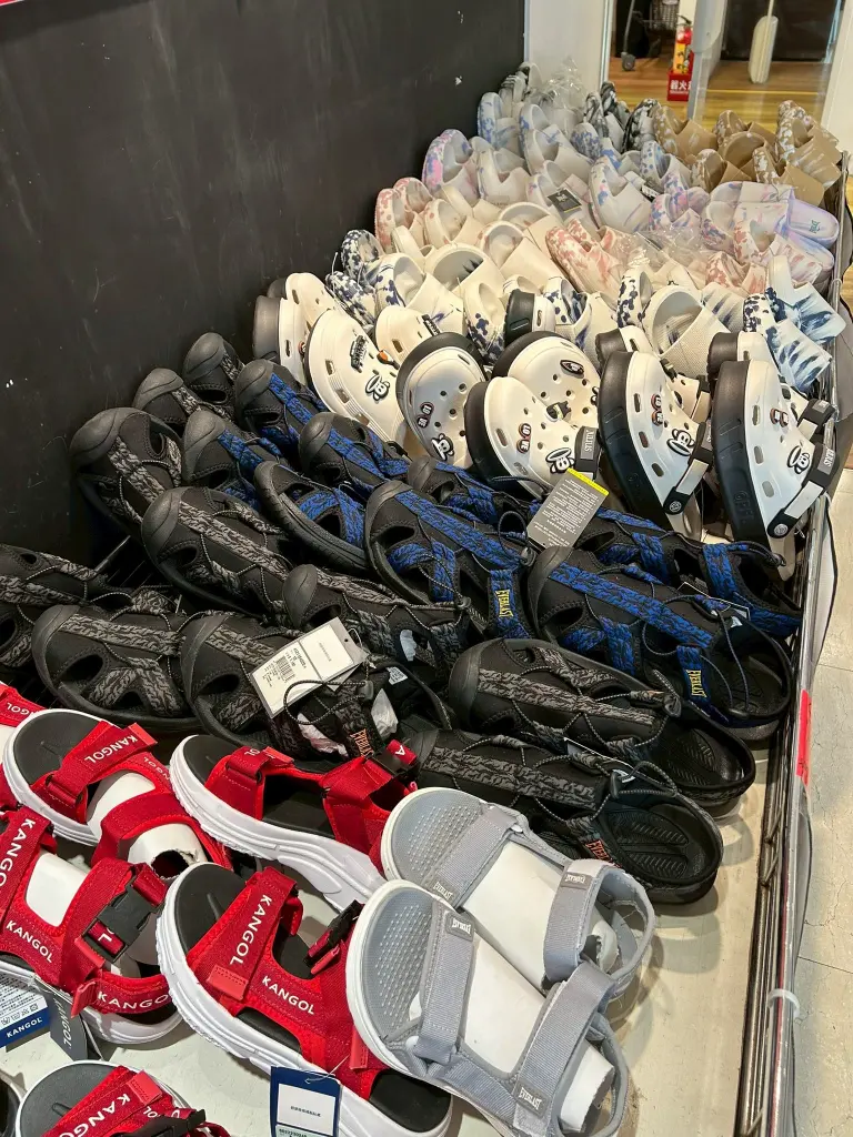 《瀚星百貨 1F 聯合品牌特賣會》