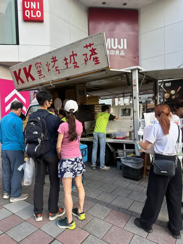 快報《瀚星百貨x KK披薩餐車》