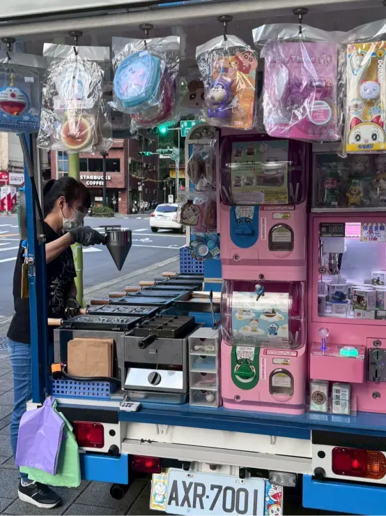 快閃《瀚星百貨x叮噹雞蛋糕餐車》