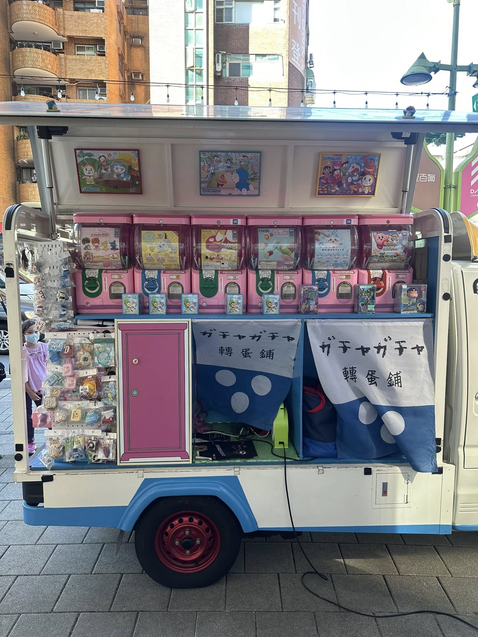 預告《瀚星百貨x叮噹脆皮雞蛋糕餐車》