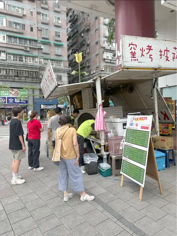 美味訊息《瀚星百貨x KK手工窯烤披薩》