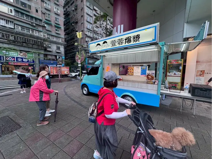 【瀚星百貨 × 萱蓉爆漿蔥油餅餐車】ㄧ日限定