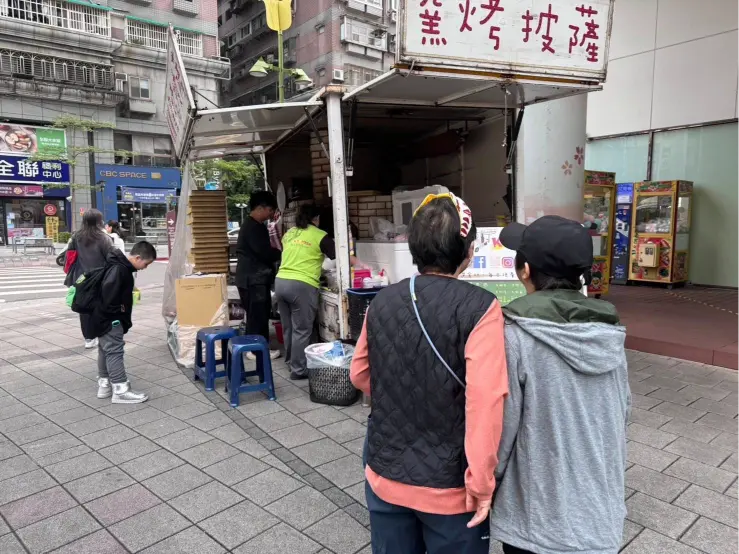 快報《瀚星百貨x假日市集》