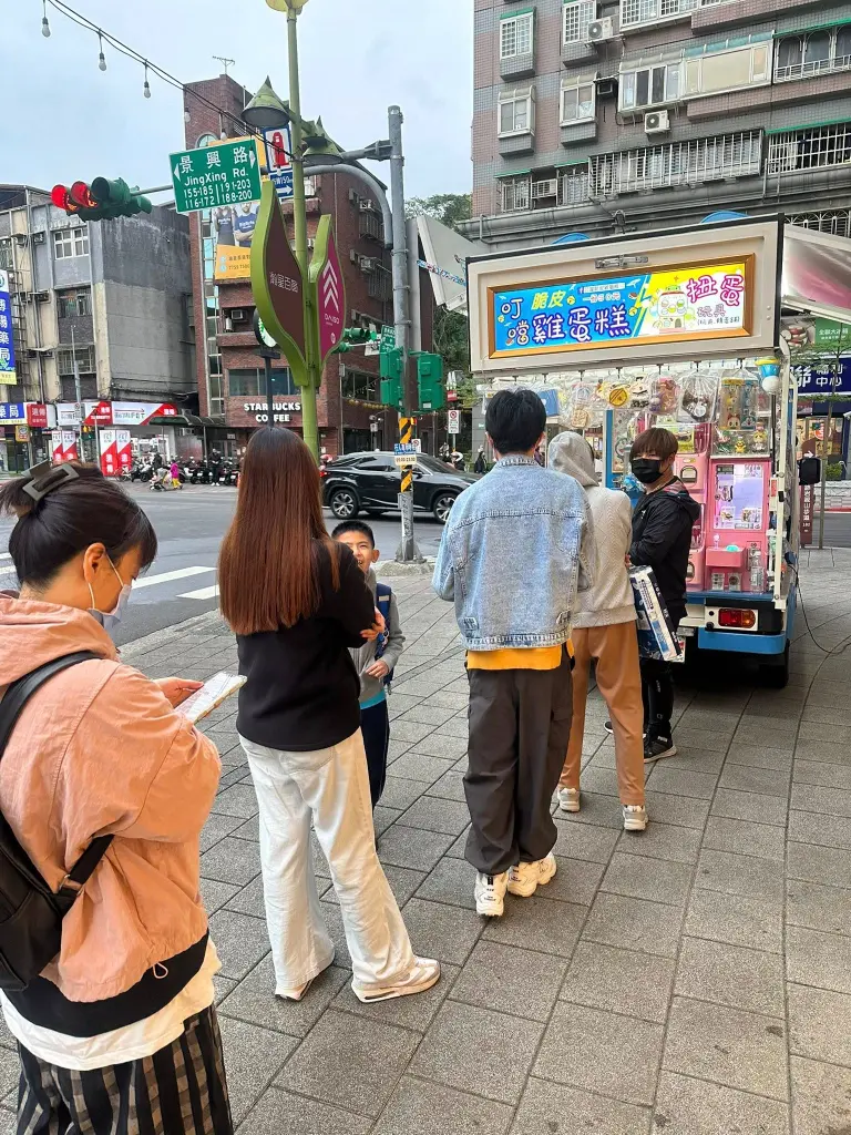 快報【瀚星百貨 × 叮噹脆皮雞蛋糕餐車】